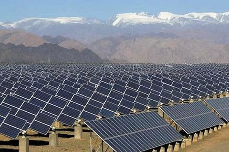 الطاقة الشمسية في الجزائر احتياطيات كبيرة للنفط والغاز في الجزائر