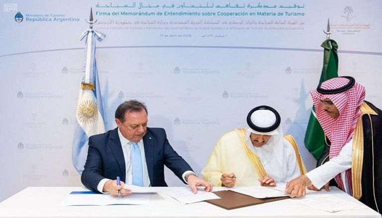 السعودية والأرجنتين يوقعان اتفاقية لتعزيز التعاون السياحي 