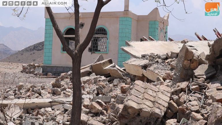 حطام دبابة حوثية في كرش