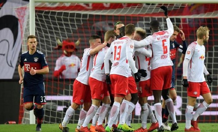 الرفض الجماهيري لمباريات الإثنين