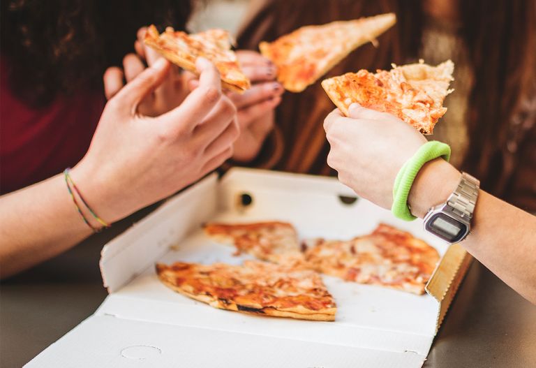 الوجبات السريعة تؤثر على القلب والشرايين وتؤدي للإصابة بالسرطان