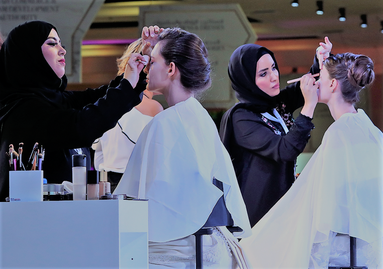 "الشارقة للعروس 2018" يحتضن مواهب استثنائية 