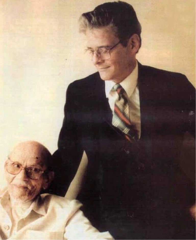 خليل الرواف عندما التقى ابنه في أيامه الأخيرة أول سعودي وعربي مثّل في هوليوود