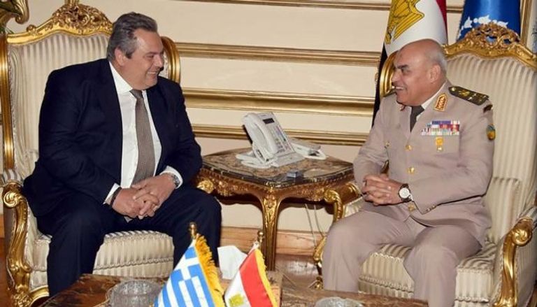 وزير الدفاع المصري ونظيره اليوناني
