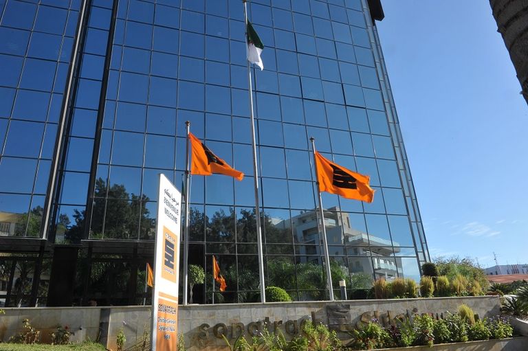 شركة سوناطراك الجزائرية حقل نفطي في الجزائر