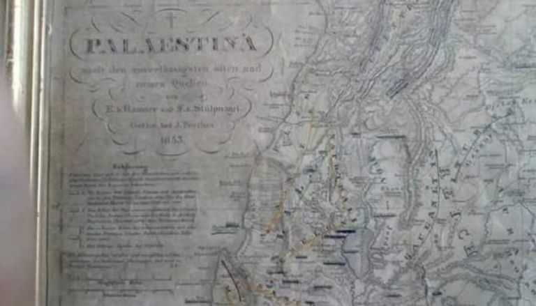 خريطة ورقية باللغة الألمانية كانت مهربة إلى فلسطين