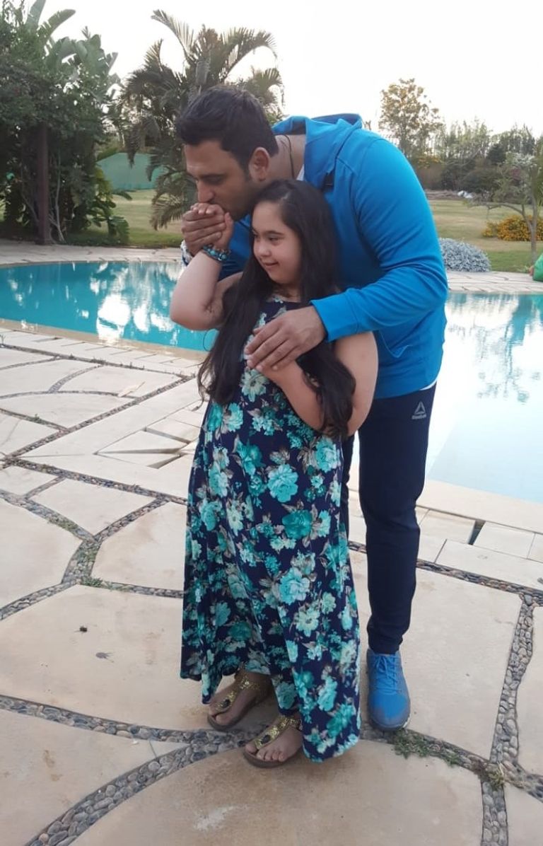 أكرم حسني وزينة بعد المقابلة