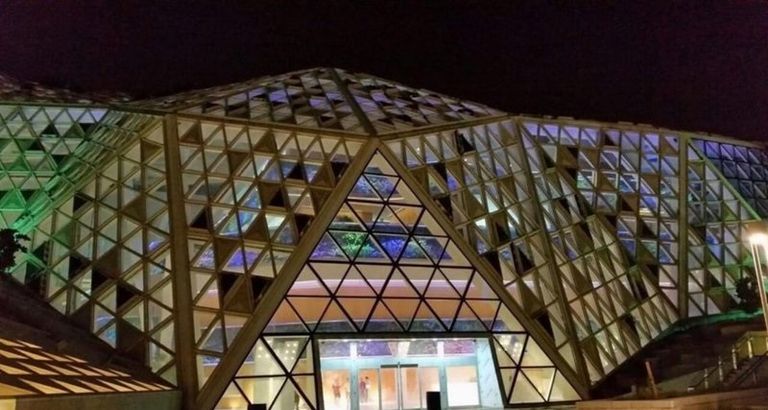 أول دار عرض سينمائي في السعودية 