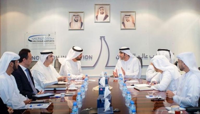 اجتماع ناصر بن ثاني الهاملي مع ممثلي قطاع الطيران
