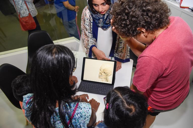 ورشة عمل "الواقع الافتراضي" بمهرجان الشارقة القرائي للطفل