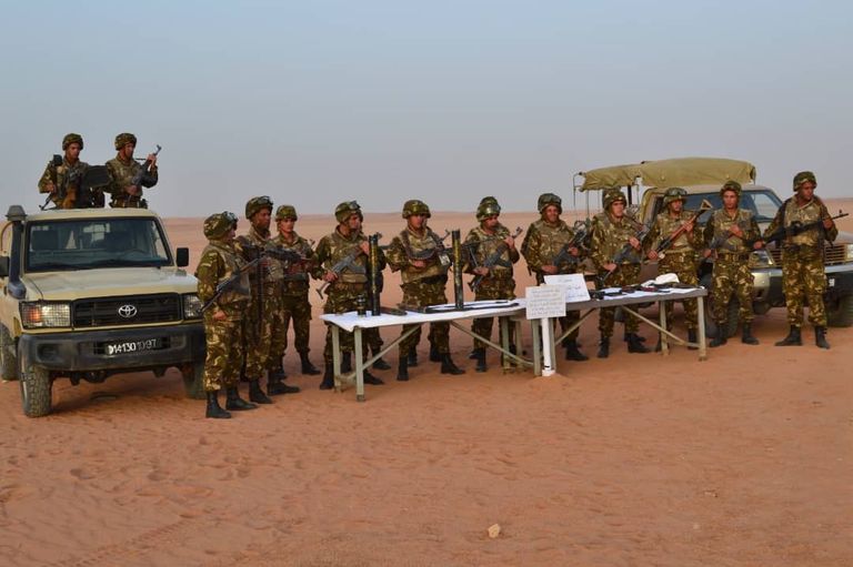 العثور على أسلحة حربية على حدود الجزائر مع ليبيا العثور على أسلحة حربية على حدود الجزائر مع ليبيا