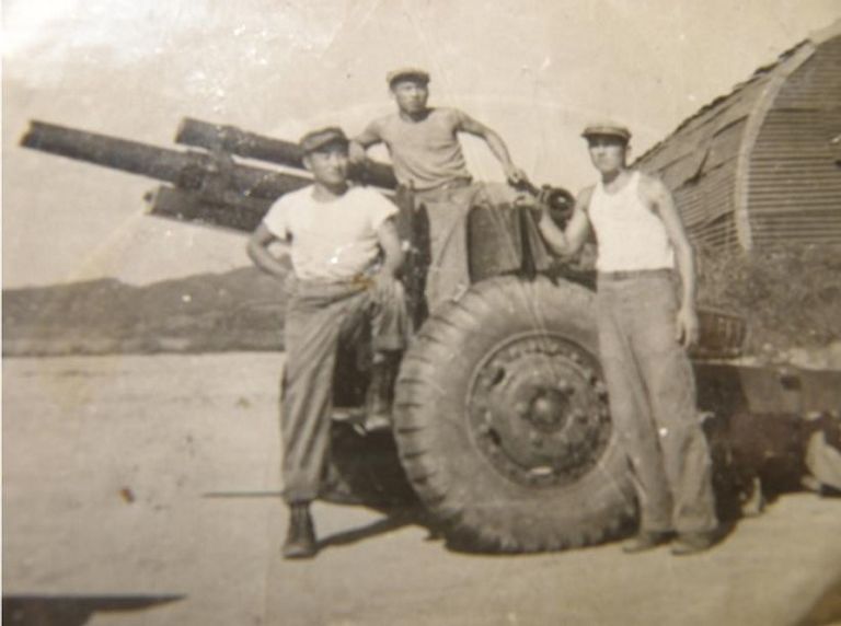 كوون مون - كوك وزوجته واثنان من أطفاله