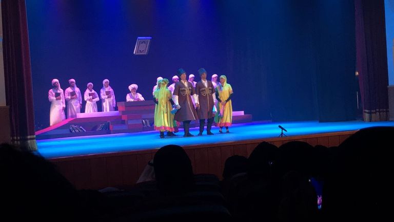 مشهد من مسرحية