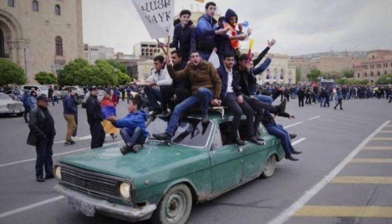 جانب من الاحتجاجات في أرمينيا ضد تعيين سركيسيان رئيساً للوزراء
