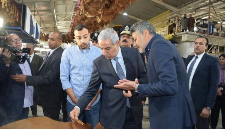 وزير التجارة والصناعة المصري في مدينة الروبيكي للجلود