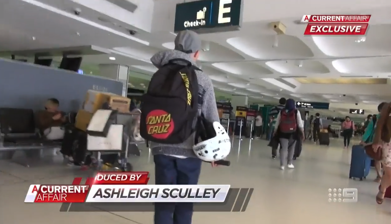 الطفل سافر إلى بالي بمفرده