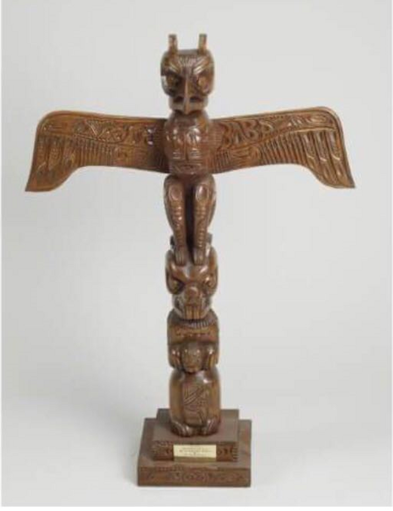 هدايا غريبة تلقتها الملكة إليزابيث