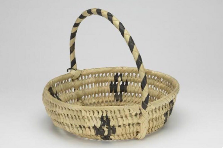 هدايا غريبة تلقتها الملكة إليزابيث