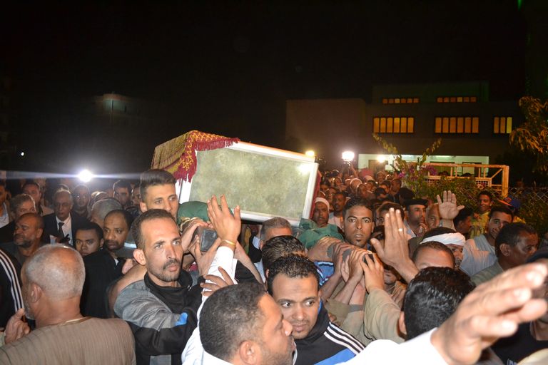 جانب من جنازة الأبنودي