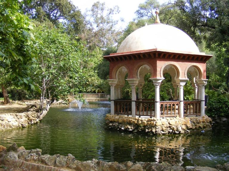 حديقة ماريا لويزا وجهات سياحية في إشبيلية