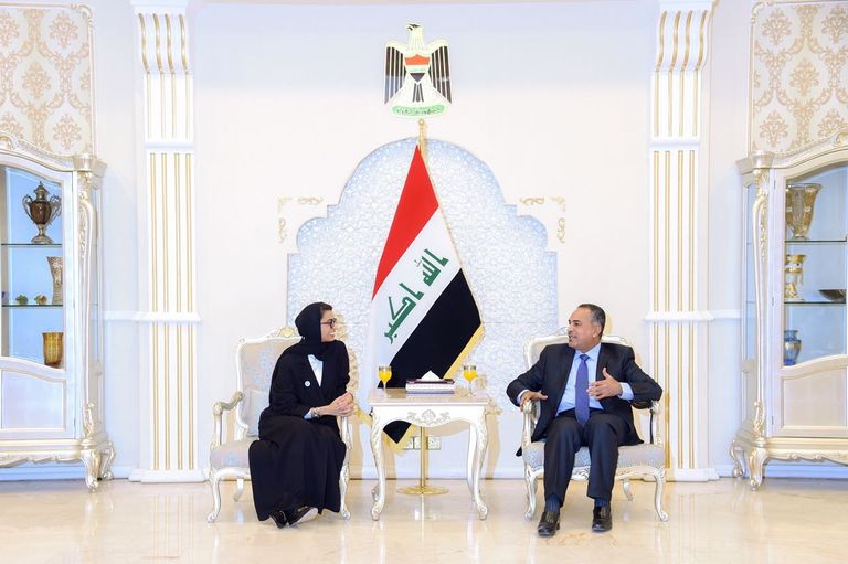 أثناء توقيع الاتفاقية