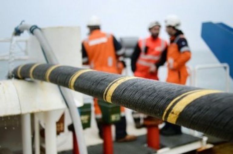 إيصال الجزائر بخطين بحريين جديدين من الألياف البصرية 34 مليون مشترك بالإنترنت في الجزائر