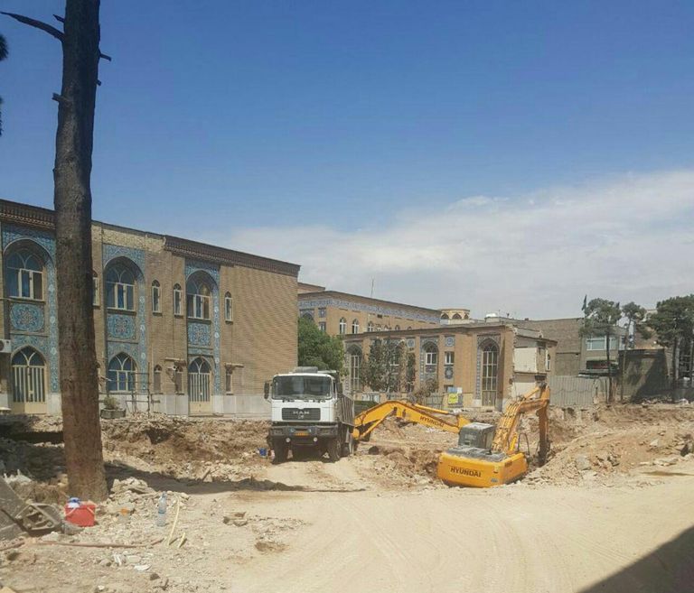 موقع الحفر قرب مدفن سابق يتبع العائلة البهلوية رضا بهلوي قلص سيطرة رجال الدين خلال عهده