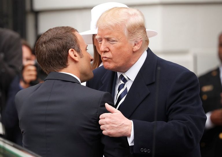 الرئيس الأمريكي دونالد ترامب والرئيس الفرنسي إيمانويل ماكرون 