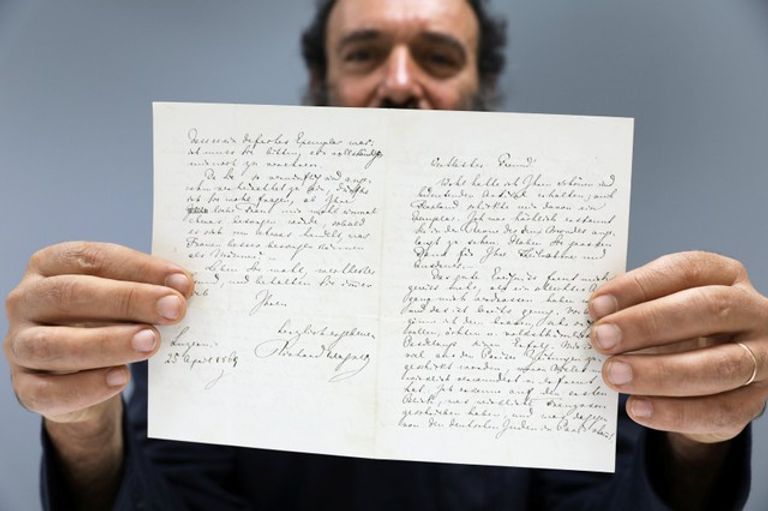 رسالة معادية للسامية تباع بـ34 ألف دولار في مزاد بالقدس