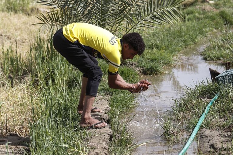 إحدى الترع التي جفت بقرية سيد دخيل الواقع إلى شرق مدينة الناصرية