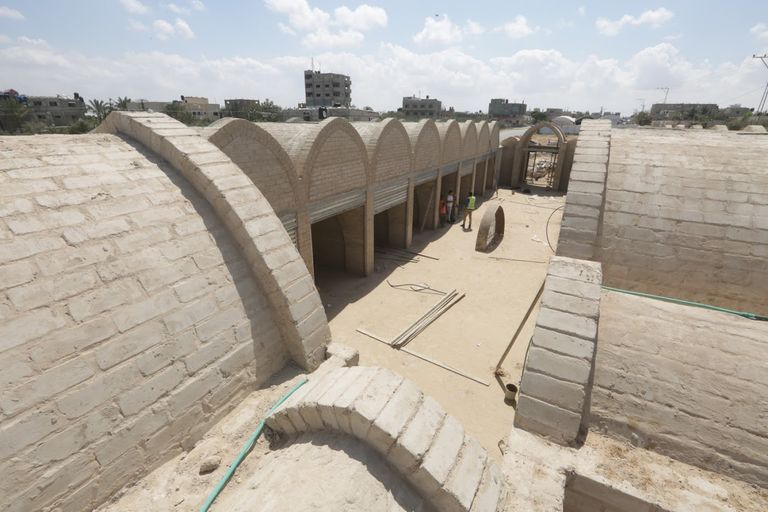 سوق من الطين في غزة السوق الشعبي من الطين في غزة