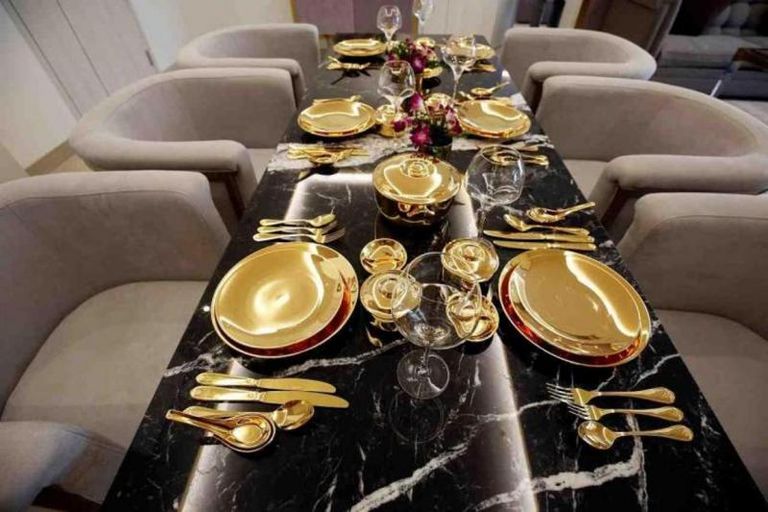 جناح فندقي من الذهب الخالص في فيتنام