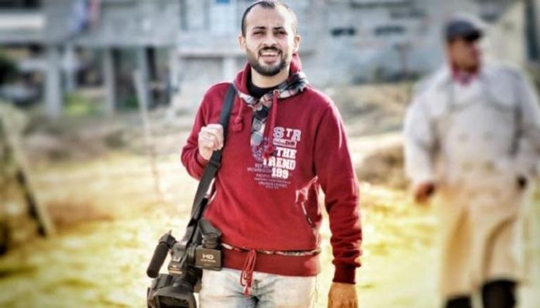 الصحفي الفلسطيني أحمد أبوحسين