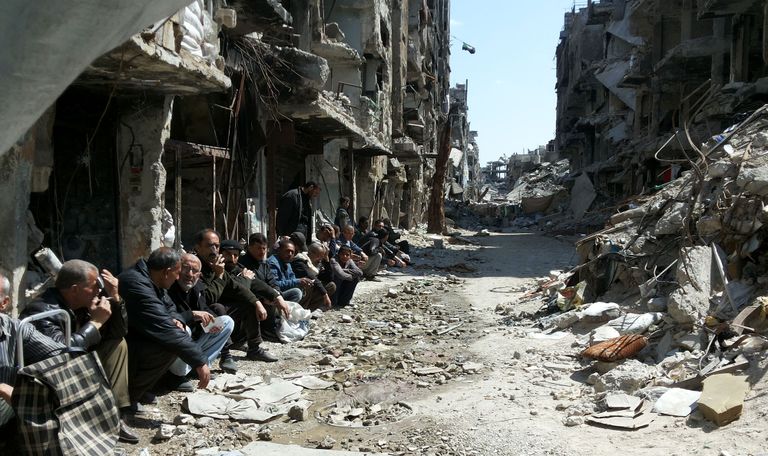 مشهد من مخيم اليرموك المدمر