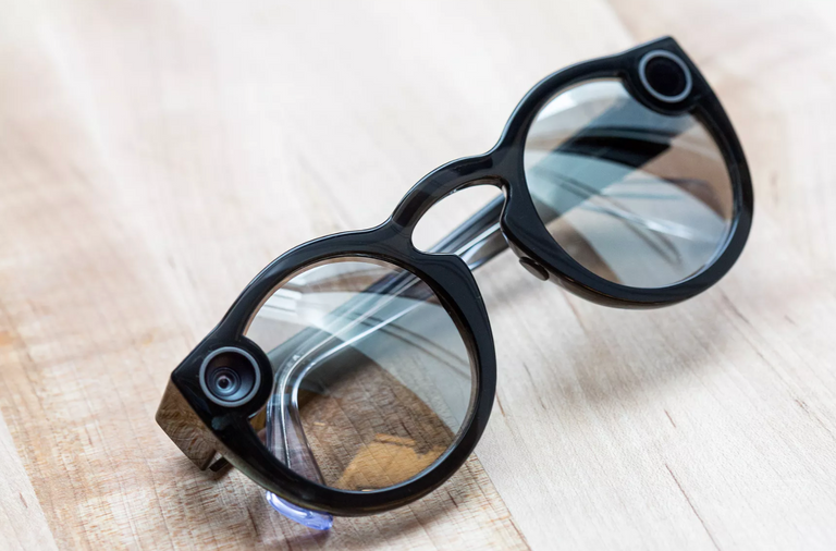 نظارة شركة سناب Spectacles الإصدار الثاني من نظارة "Spectacles"