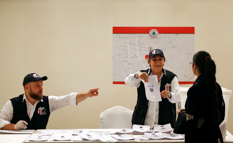 تصويت اللبنانيين في الخارج- رويترز