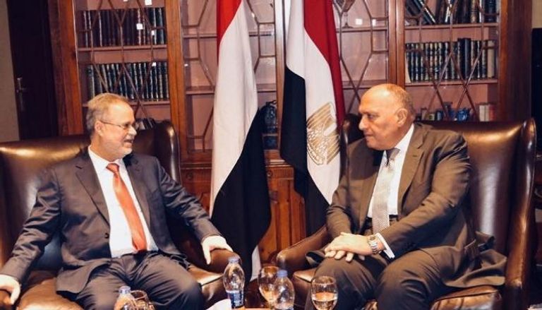لقاء وزير الخارجية المصري ونظيره اليمني