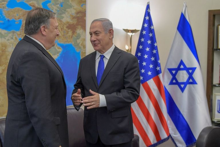 جانب من المؤتمر الصحفي للوزير الأمريكي ونتنياهو