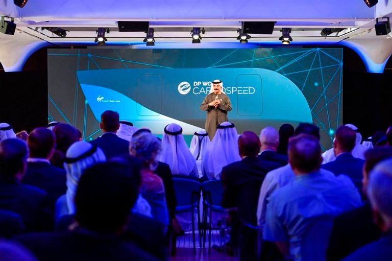 محمد بن راشد يشهد إطلاق موانئ دبي العالمية كارغوسبيد