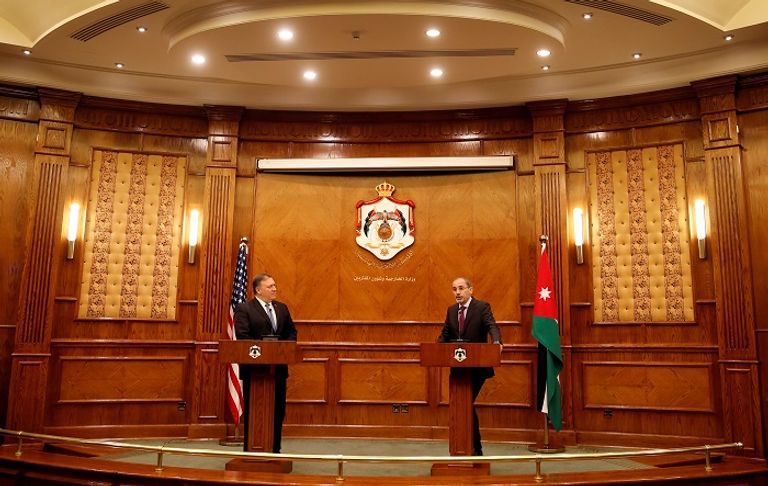 بومبيو والصفدي خلال وقائع المؤتمر الصحفي في عمان- رويترز الصفدي وبومبيو خلال المؤتمر الصحفي في عمان