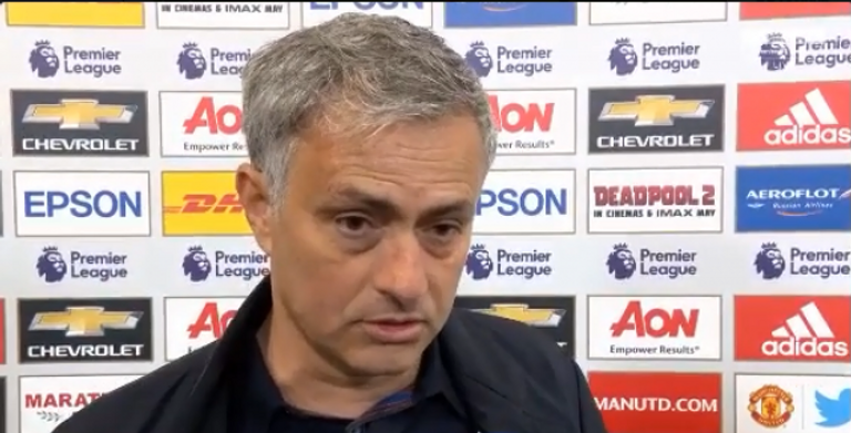 جوزيه مورينيو المدير الفني لمانشستر يونايتد مروان فيلايني لاعب وسط مانشستر يونايتد