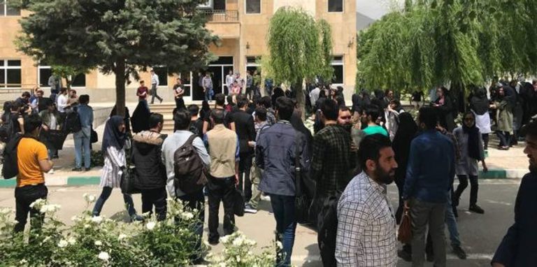 المحتجون طالبوا بمعرفة مصير زملائهم المعتقلين طلاب إيرانيون خلال المظاهرات