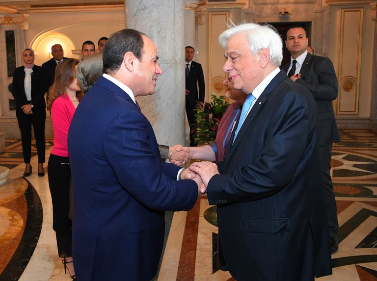 الرئيس المصري عبدالفتاح السيسي ونظيراه القبرصي واليوناني