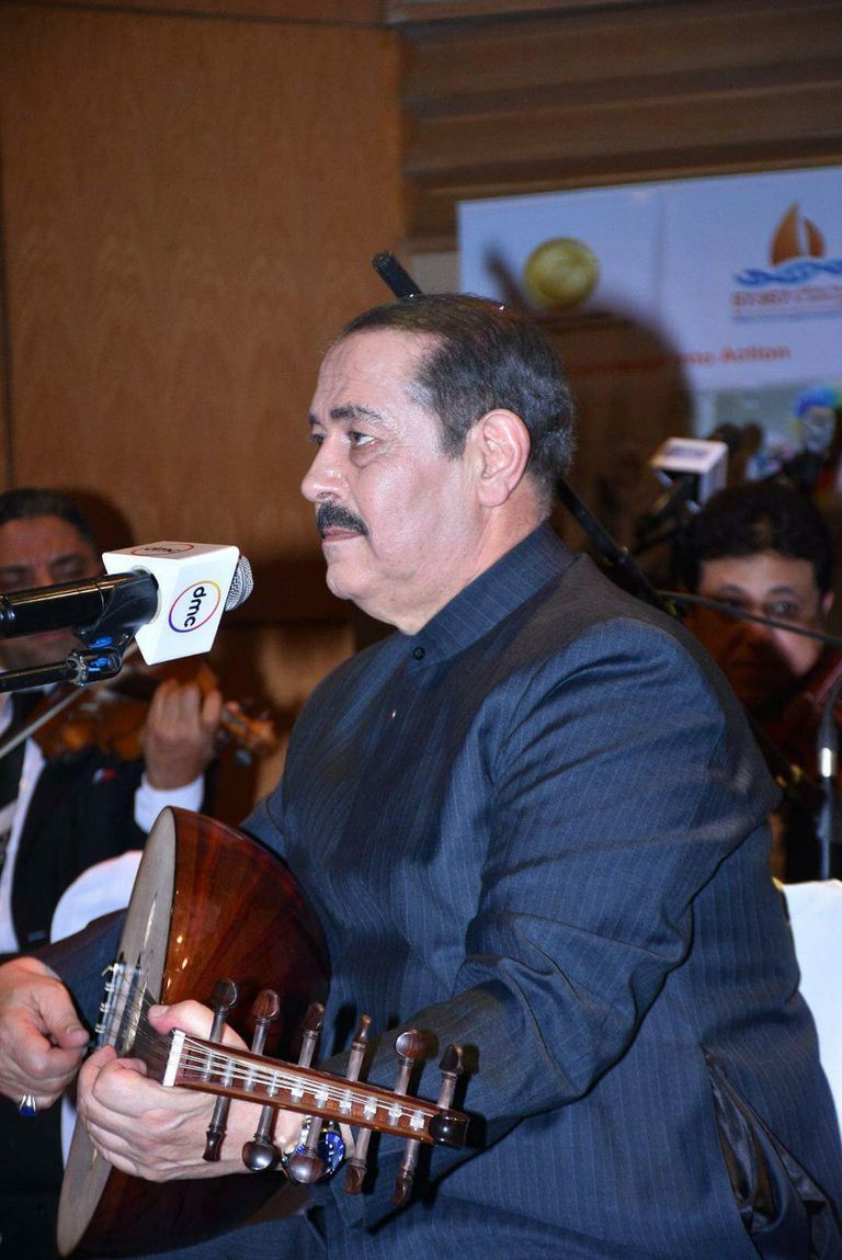 المطرب التونسي لطفي بوشناق