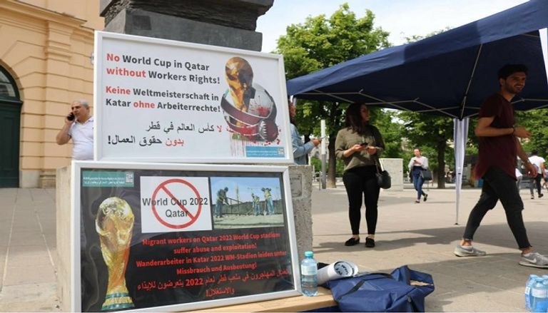 وقفة احتجاجية في النمسا ضد انتهاكات قطر وتركيا لحقوق العمال 
