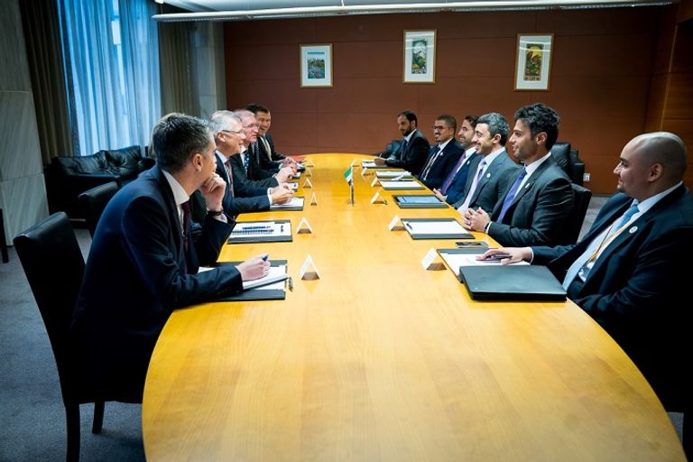  الشيخ عبدالله بن زايد آل نهيان ووزير التجارة النيوزيلندي