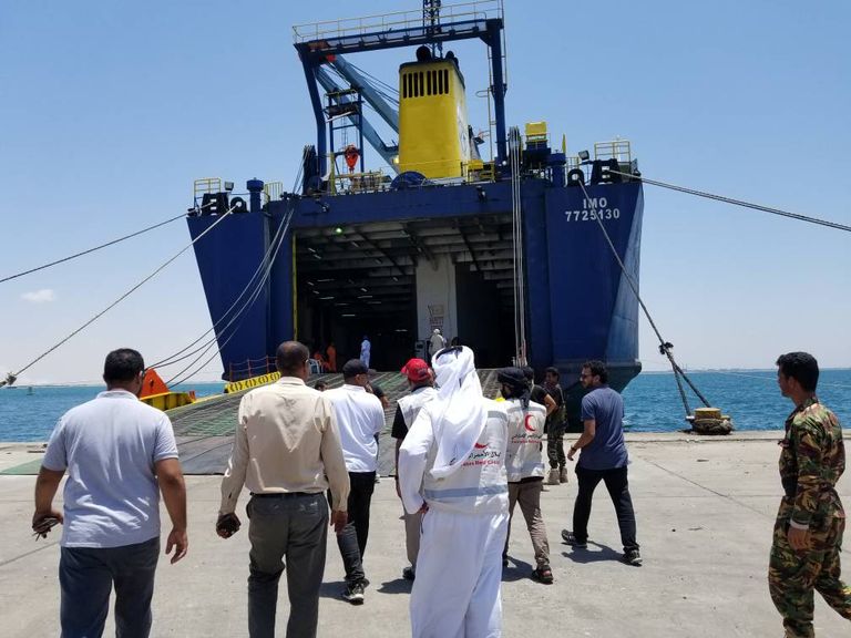 الهلال الأحمر الإماراتي يواصل دعم الشعب اليمني