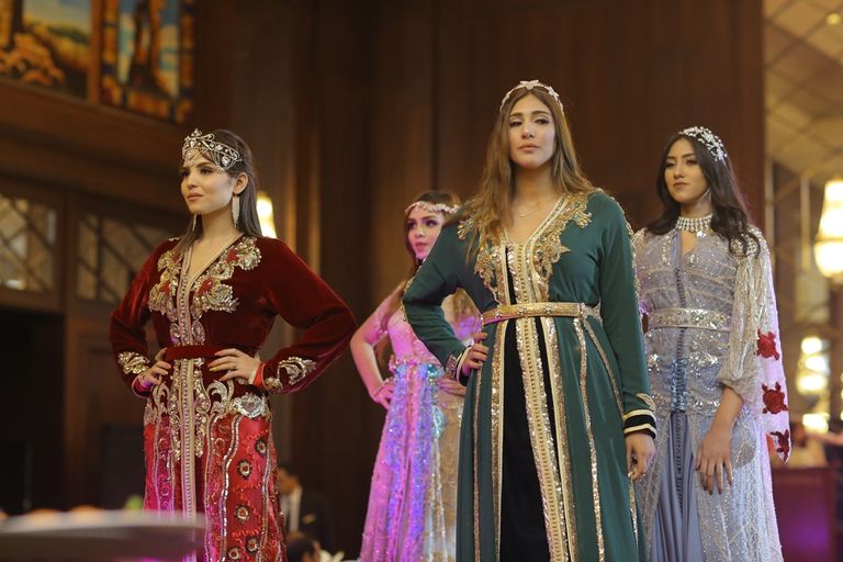 سميرة سعيد والمصممة المغربية سهام الهبطي 