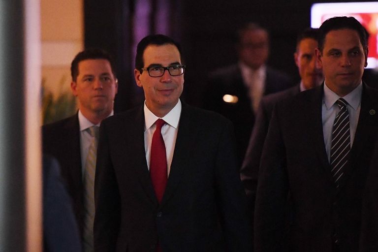 وزير الخزانة الأمريكي ستيفن منوتشين يصل إلى بكين