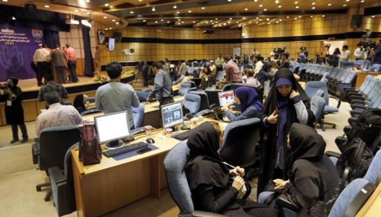 أوضاع صعبة يعانيها الصحفيون في إيران